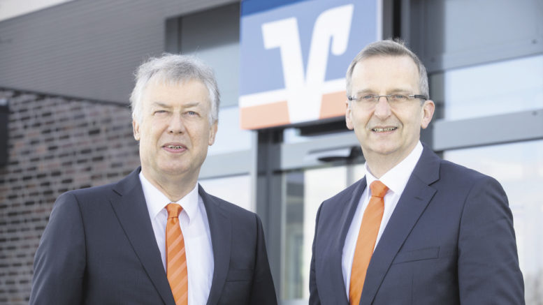 Der Vorstand der Volksbank Lüneburger Heide eG im Gespräch mit B&P: Cord Hasselmann (links) und Gerd-Ulrich Cohrs. Foto: VBLH